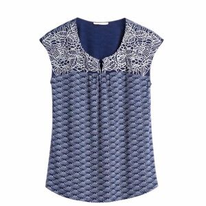 SKIES ARE BLUE Delila Embroidered Neckline Knit Top size large